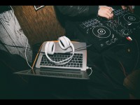 Les musiciens utilisent l'IA pour créer de nouvelles chansons