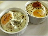 Les oeufs cocotte à la truite fumée : une recette raffinée
