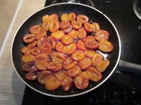 Les prunes poêlées au sucre complet : une recette facile