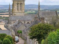 Locronan : un village de granit dans le Finistère