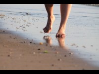 Mal au dos ou au genou : et si vous changiez votre façon de marcher ?