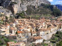 Moustiers-Sainte-Marie : l'un des plus beaux villages de France