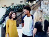 Quelles sont les lettres utilisées dans le cadre européen commun de référence pour les langues (CECRL) ?