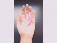 Octobre Rose : 5 idées reçues sur le cancer du sein