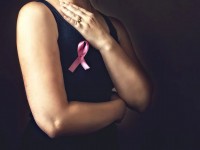 Octobre Rose : une douleur au sein est-elle un symptôme de cancer ?