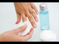 Ongles striés, mous, cassants : quelles solutions ?