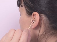 Oreilles : comment éviter les bouchons de cérumen ?