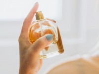 Parfum et soleil : tout comprendre en 5 questions