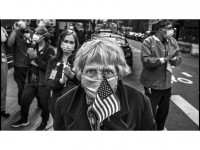 Peter Turnley expose les visages humains du coronavirus à Perpignan