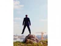 Philippe Ramette : des photos défiant la gravité