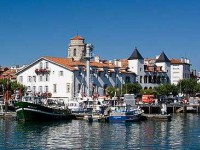 Saint-Jean-de-Luz : station balnéaire de la côte basque