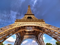 Tour Eiffel  : le premier étage a fait peau neuve