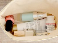 Transporter du maquillage en avion : quelles sont les règles à respecter ?