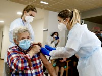 Vaccin Covid-19 : tout ce qu'il faut savoir sur la troisième dose