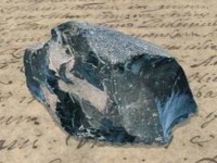 Vieux papiers, vieux cailloux : des trésors insoupçonnés exposés à Nice