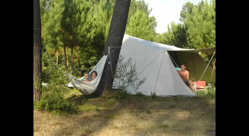 Aire Naturelle De Camping L'acacia  Hourtin