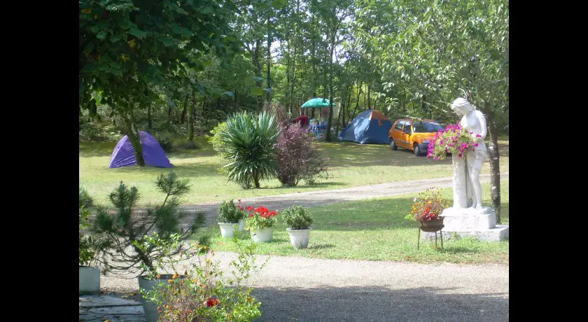 Camping Aire Naturelle Petit Jean  Léon