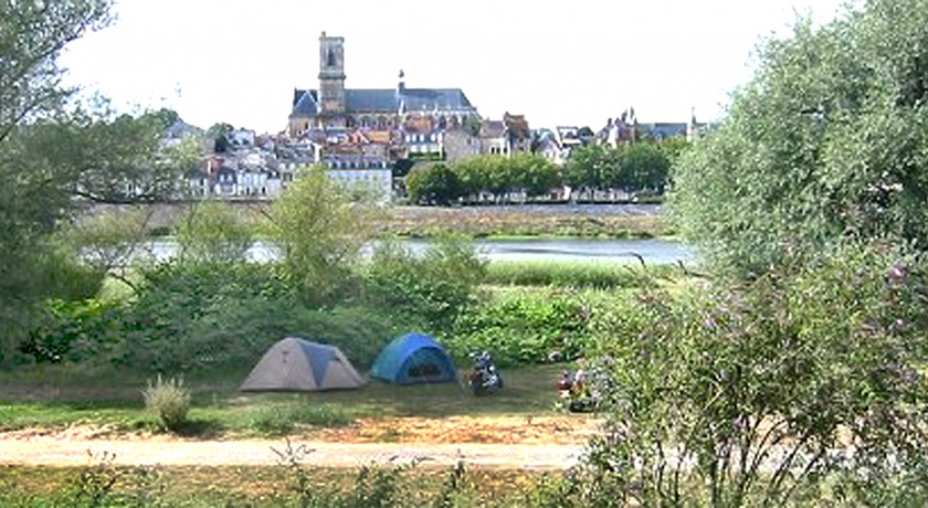 Camping De Nevers 