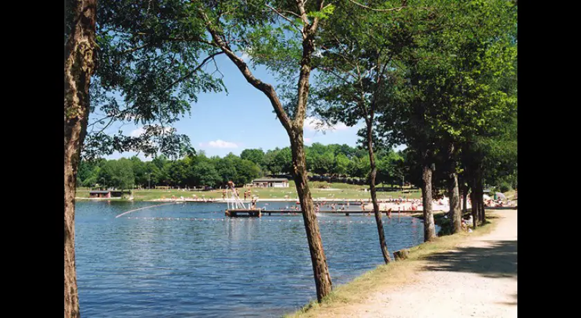 Camping Du Lac De Bournazel  Seilhac