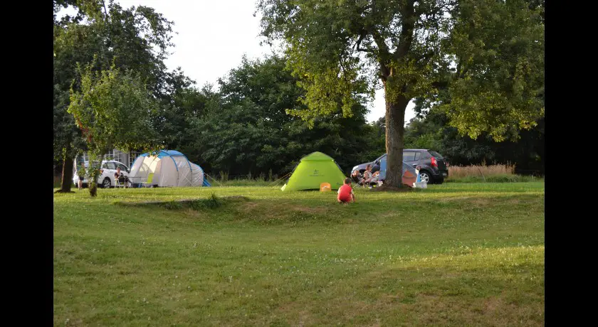 Camping Sous Les Poiriers  Domfront