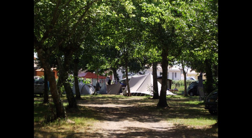 Camping Le Vieux Moulin  Saint-julien-en-born