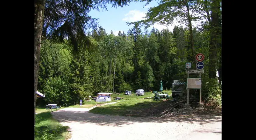 Camping Les Favieres  Lac-des-rouges-truites