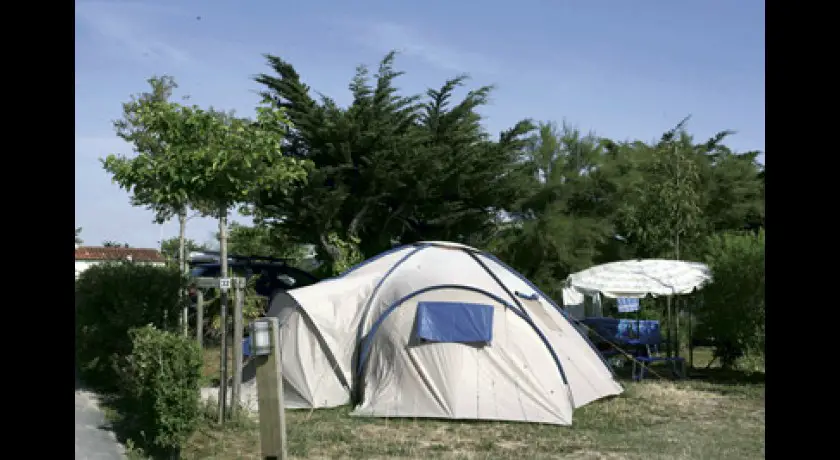 Camping Camp De L'a.s.p.t.t. De Niort  Rivedoux-plage