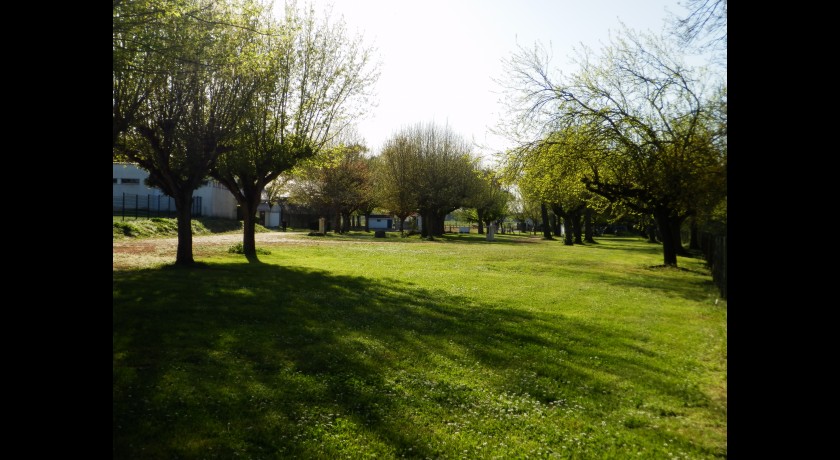 Camping Le Gua  Saint-médard-de-guizières