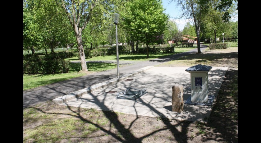 Camping Le Pré  Montaigut-le-blanc