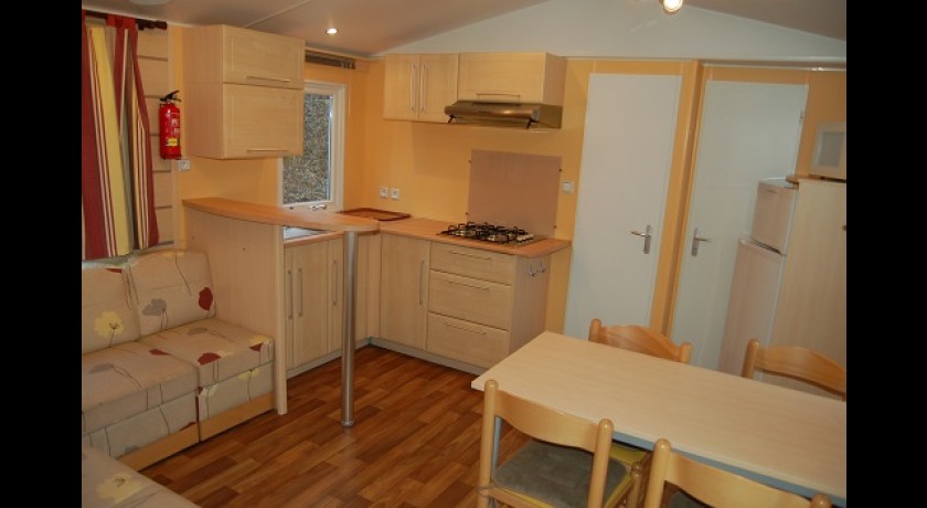 Camping Le Repos Du Baladin  Murol