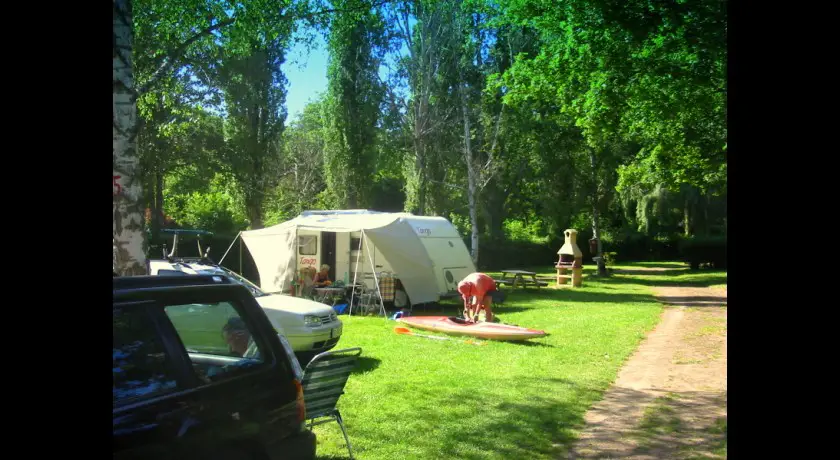 Camping La Courtine  Châtel-de-neuvre