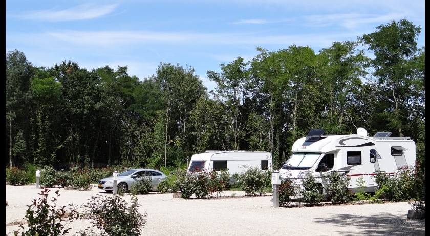 Camping Le Bois De La Justice  Monnerville