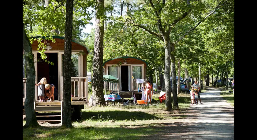 Camping Huttopia Rillé 