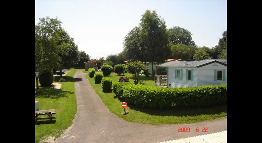 Camping La Roseraie Domaha Rue De Leglise 14710 Surrain
