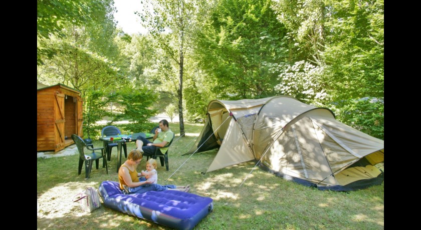 Camping Le Pont De Mazerat  Tamniès