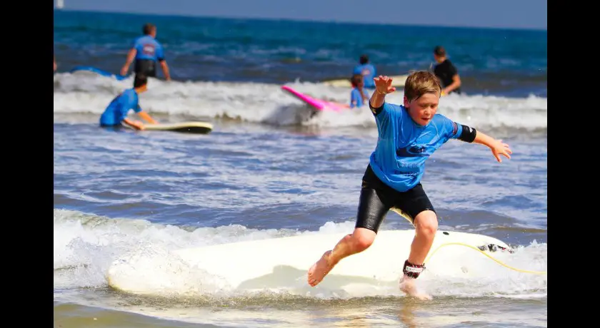 Journée de la glisse - initiation surf avec l'école de surf txingudi