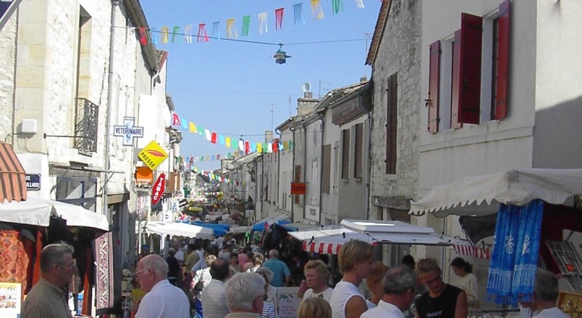 Marché traditionnel de castillonnès