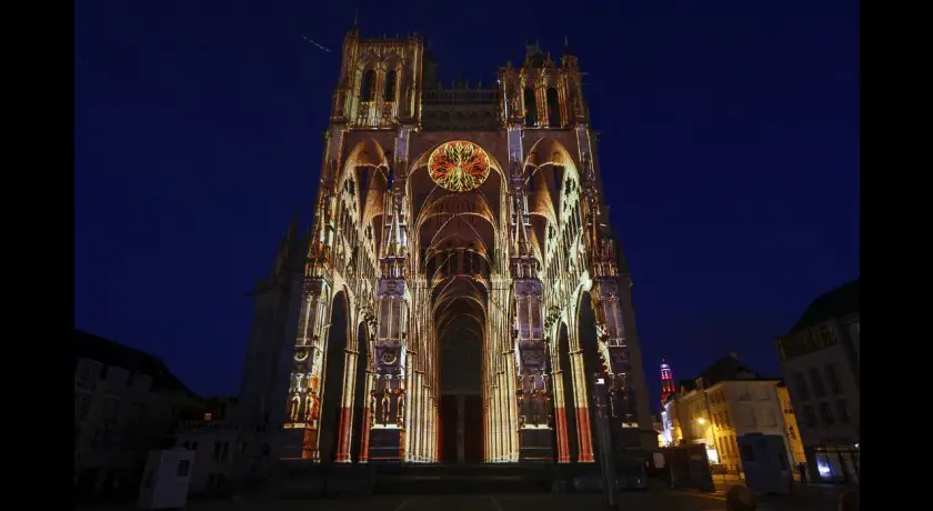 Spectacle chroma, l'expérience monumentale à la cathédrale d'amiens