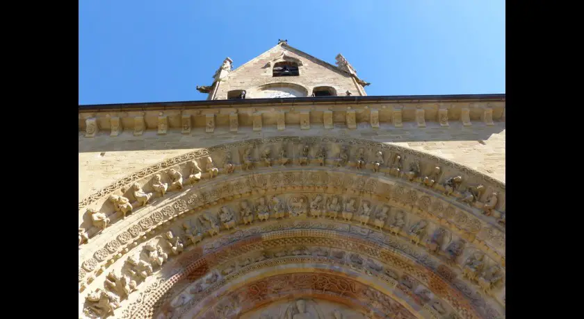 Visite guidée du portail de l'eglise sainte-foy