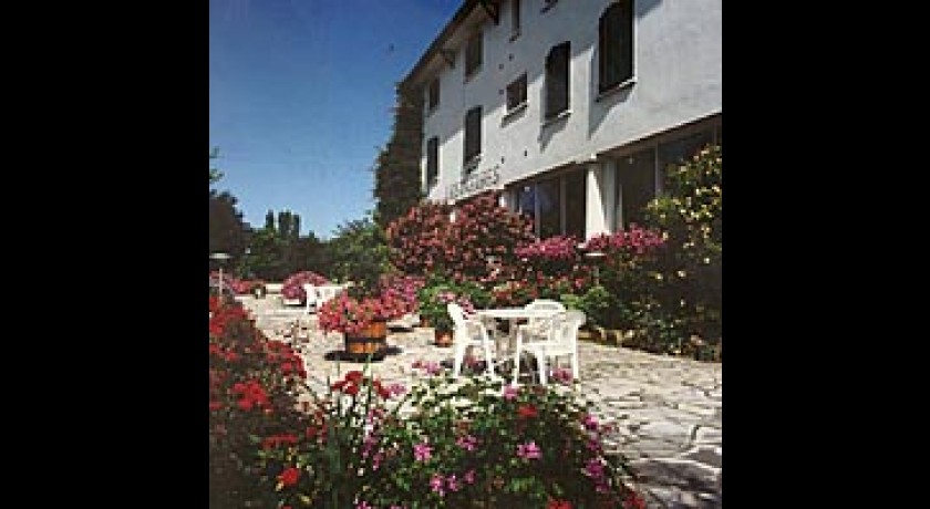 Hôtel Les 3 Cèdres  Gironde-sur-dropt