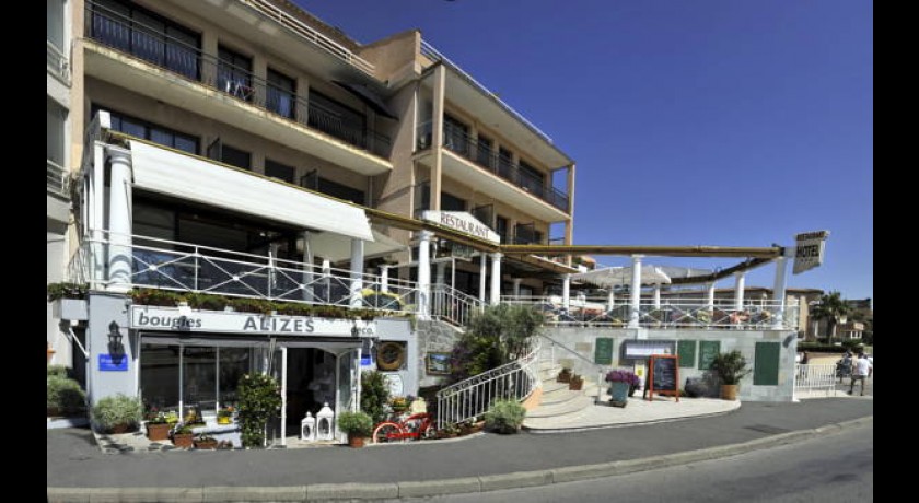 Hôtel Les Alizes***  Cavalaire-sur-mer