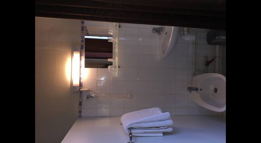 Hôtel Les Chansonniers Paris - 