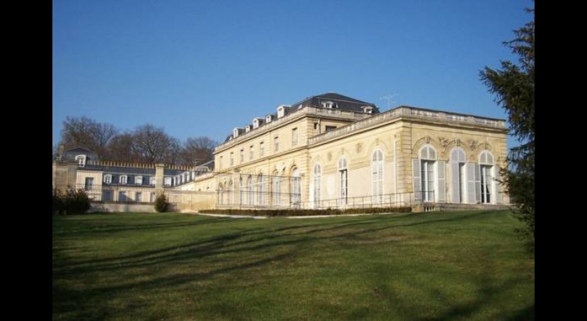 Hotel Le Château Du Val  Saint-germain-en-laye