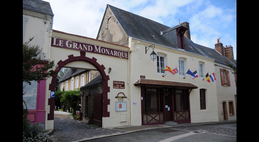 Hotel Le Grand Monarque  Mondoubleau