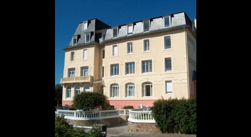 Residence Des Bains  Carantec