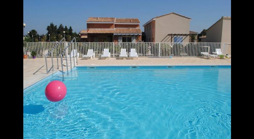 Hotel Résidence Nemea Les Rives Du Lac  Saint-saturnin-lès-avignon