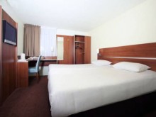 Hotel Kyriad Lyon Aéroport Saint Exupéry 