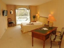 Hotel Le Relais De Courlande  Les Loges-en-josas