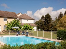 Logis Hôtel Du Pont Neuf  Le Veurdre