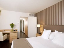 Hotel Residhome Nantes Berges De La Loire 